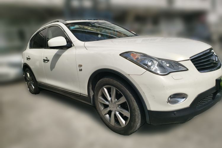 Used Infiniti QX50 2013 2.5L 4x4 Elegant Edition Front Right 45 Deg