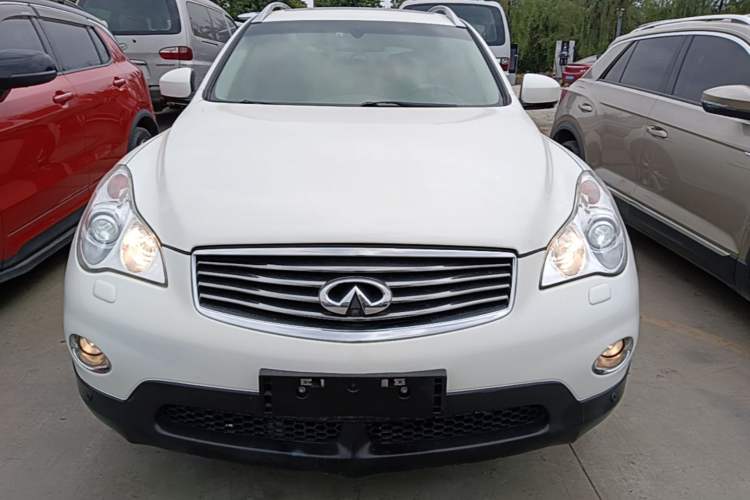 Used Infiniti QX50 2013 2.5L Two-Wheel-Drive Elegant Edition Front