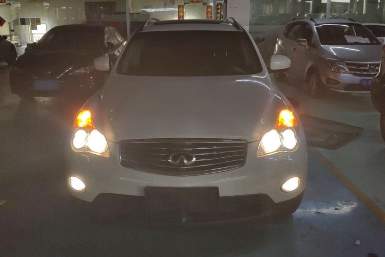 Used Infiniti QX50 2013 2.5L Two-Wheel-Drive Zunya Edition Front
