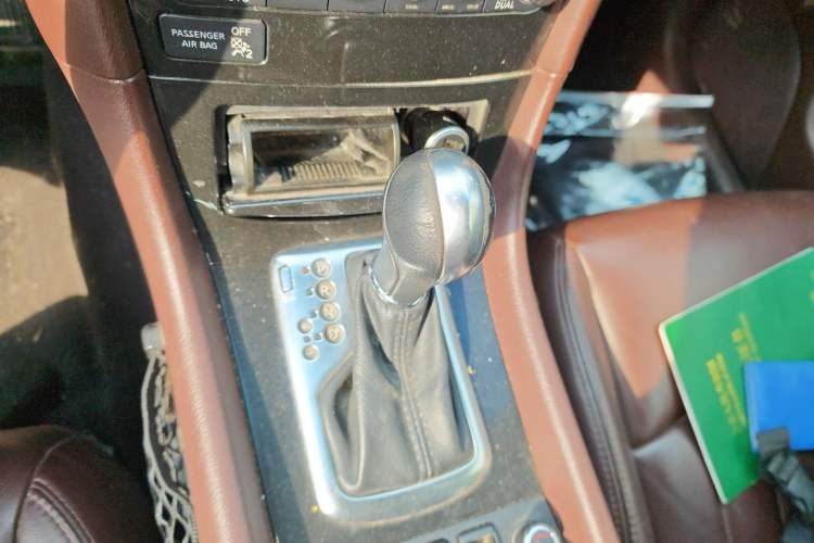 Used Infiniti QX50 2013 2.5L 4x4 Elegant Edition Gear Lever