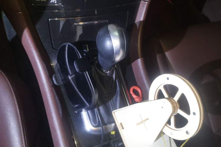 Used Infiniti QX50 2013 2.5L 4x4 Elegant Edition Gear Lever