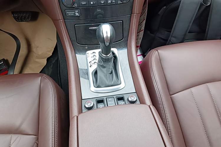 Used Infiniti QX50 2013 2.5L Two-Wheel-Drive Elegant Edition Gear Lever