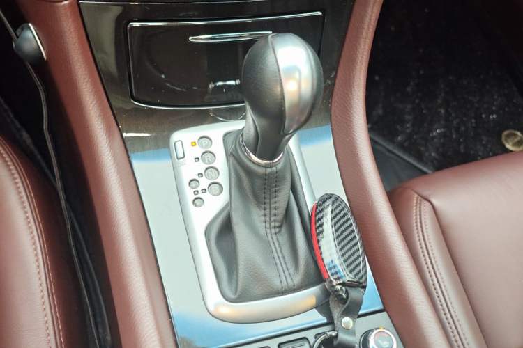 Used Infiniti QX50 2013 2.5L 4x4 Elegant Edition Gear Lever