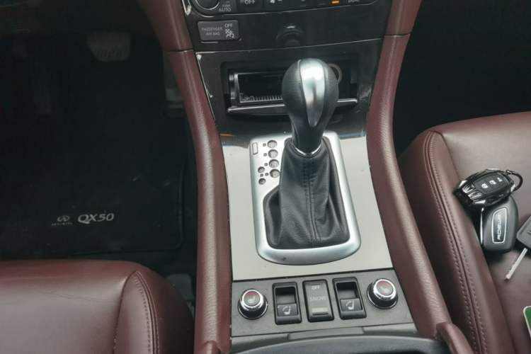 Used Infiniti QX50 2013 2.5L Two-Wheel-Drive Elegant Edition Gear Lever