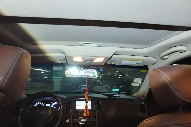 Used Infiniti QX50 2013 2.5L Two-Wheel-Drive Elegant Edition Headliner