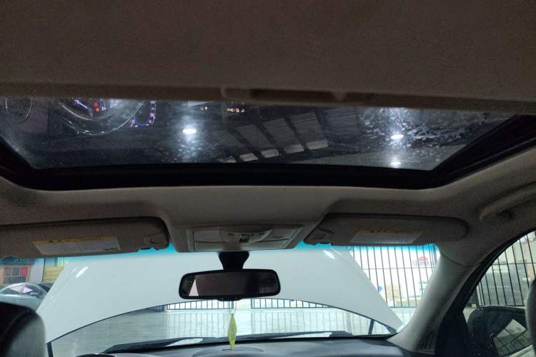 Used Infiniti QX50 2013 2.5L Two-Wheel-Drive Elegant Edition Headliner