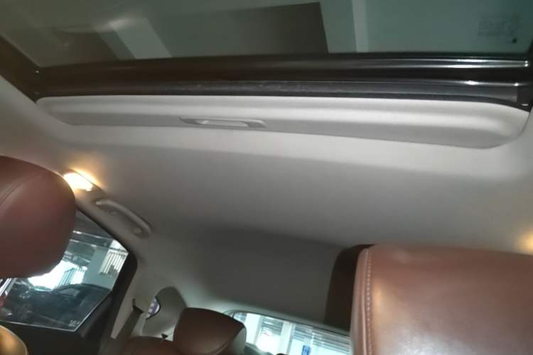 Used Infiniti QX50 2013 2.5L Two-Wheel-Drive Zunya Edition Headliner