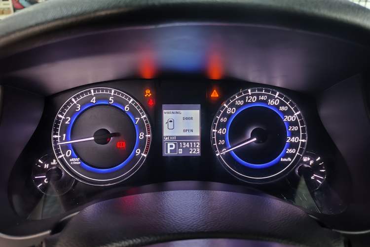 Used Infiniti QX50 2013 2.5L Two-Wheel-Drive Elegant Edition Instrument Cluster