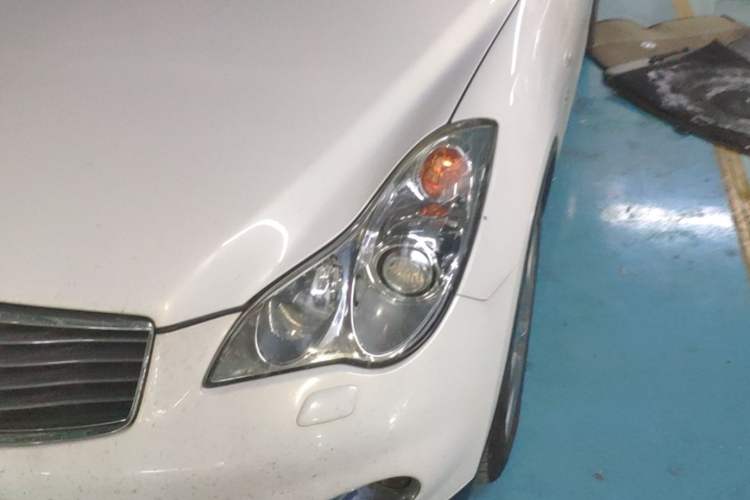 Used Infiniti QX50 2013 2.5L Two-Wheel-Drive Zunya Edition Left Front Headlight