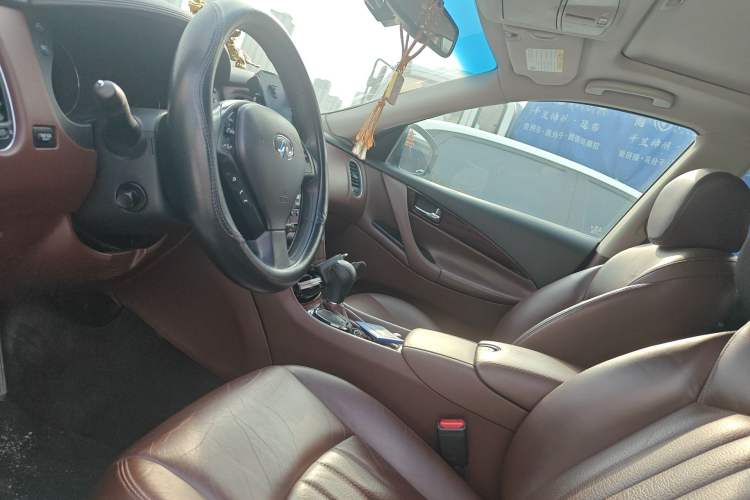 Used Infiniti QX50 2013 2.5L Two-Wheel-Drive Elegant Edition Left Front Seat