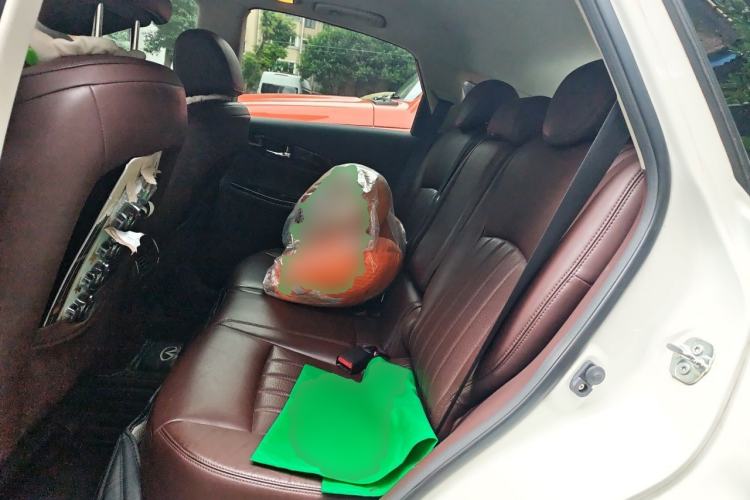 Used Infiniti QX50 2013 2.5L Two-Wheel-Drive Zunya Edition Left Rear Seat