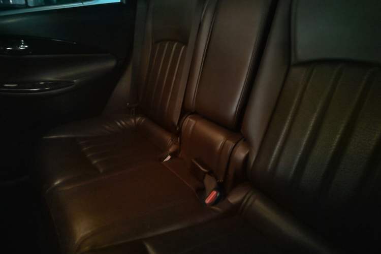 Used Infiniti QX50 2013 2.5L Two-Wheel-Drive Zunya Edition Left Rear Seat