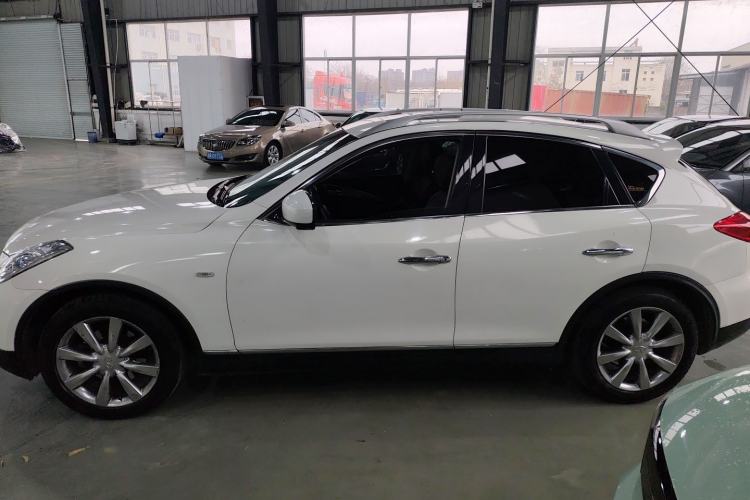 Used Infiniti QX50 2013 2.5L Two-Wheel-Drive Elegant Edition Left Side