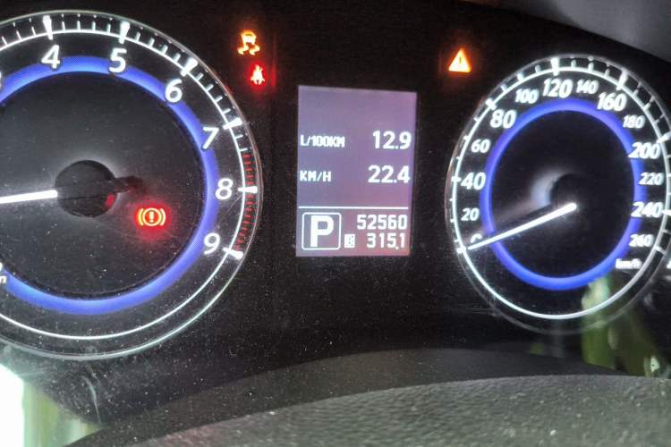 Used Infiniti QX50 2013 2.5L Two-Wheel-Drive Elegant Edition Odometer Close Up