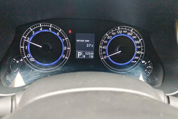 Used Infiniti QX50 2013 2.5L Two-Wheel-Drive Zunya Edition Odometer Close Up
