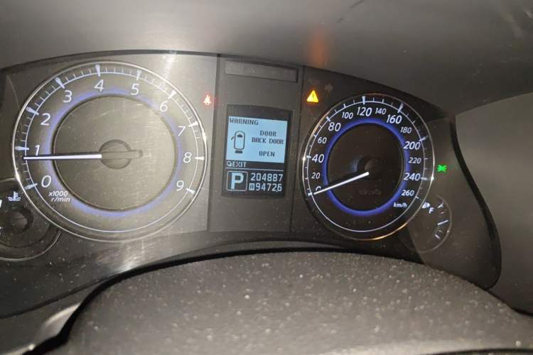 Used Infiniti QX50 2013 2.5L Two-Wheel-Drive Elegant Edition Odometer Close Up