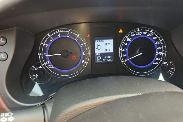 Used Infiniti QX50 2013 2.5L Two-Wheel-Drive Elegant Edition Odometer Close Up