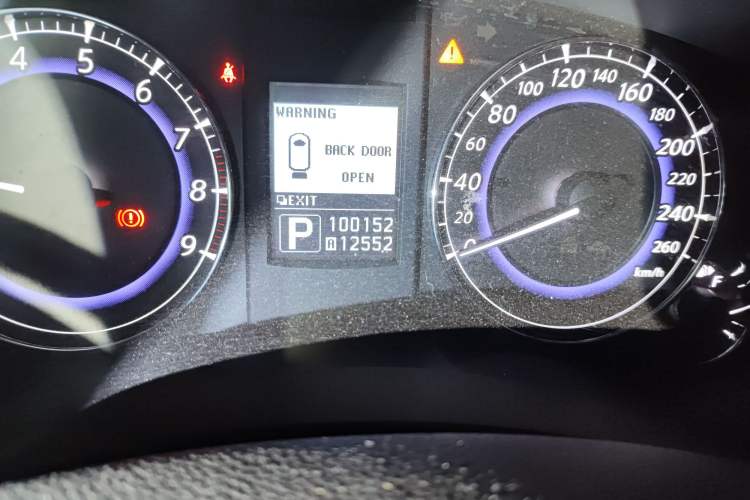 Used Infiniti QX50 2013 2.5L Two-Wheel-Drive Elegant Edition Odometer Close Up