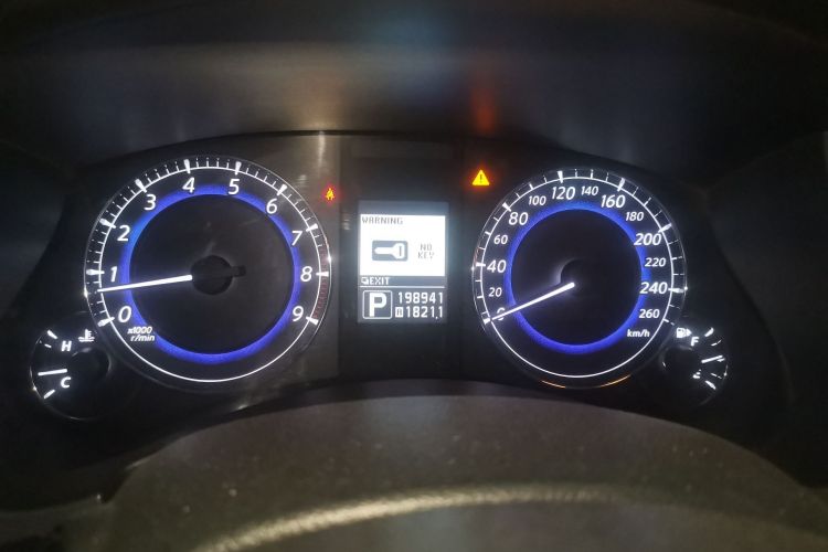 Used Infiniti QX50 2013 2.5L 4x4 Elegant Edition Odometer Close Up
