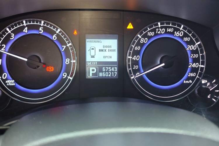 Used Infiniti QX50 2013 2.5L 4x4 Elegant Edition Odometer Close Up