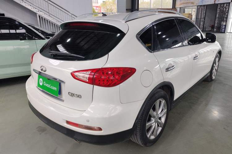 Used Infiniti QX50 2013 2.5L Two-Wheel-Drive Elegant Edition Rear Right 45 Deg