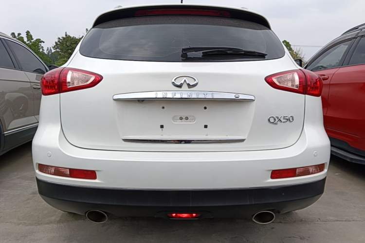 Used Infiniti QX50 2013 2.5L Two-Wheel-Drive Elegant Edition Rear