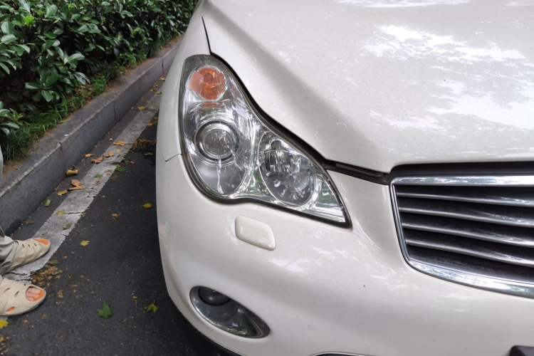 Used Infiniti QX50 2013 2.5L Two-Wheel-Drive Elegant Edition Right Front Headlight