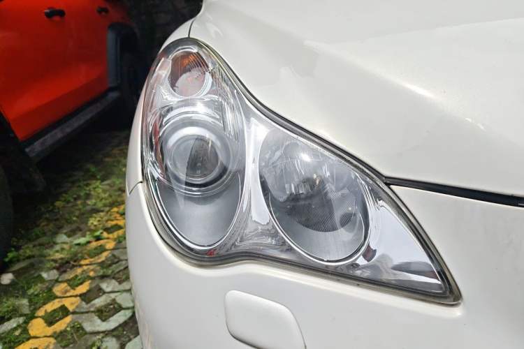 Used Infiniti QX50 2013 2.5L Two-Wheel-Drive Zunya Edition Right Front Headlight
