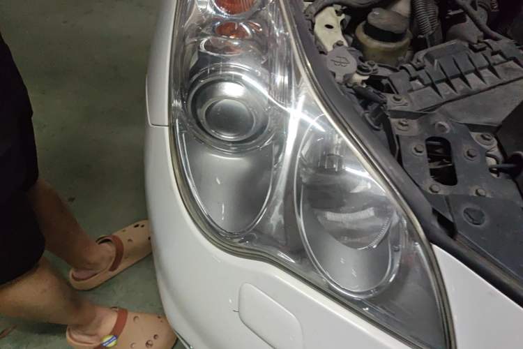Used Infiniti QX50 2013 2.5L Two-Wheel-Drive Elegant Edition Right Front Headlight