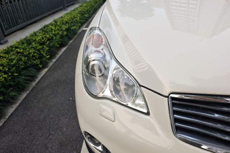 Used Infiniti QX50 2013 2.5L Two-Wheel-Drive Elegant Edition Right Front Headlight