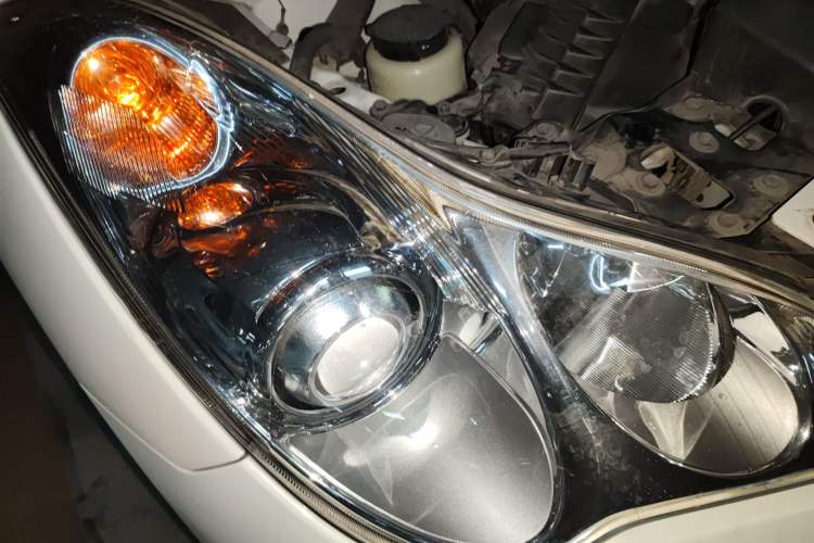 Used Infiniti QX50 2013 2.5L Two-Wheel-Drive Elegant Edition Right Front Headlight