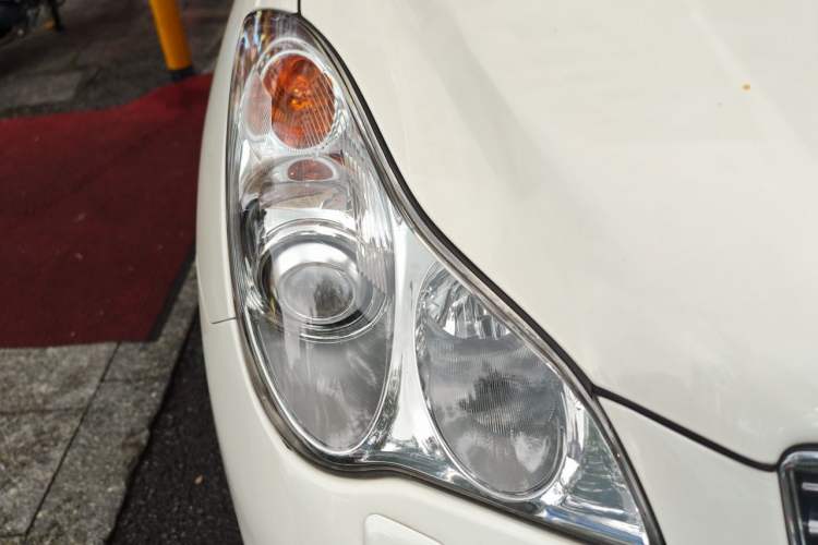 Used Infiniti QX50 2013 2.5L 4x4 Elegant Edition Right Front Headlight