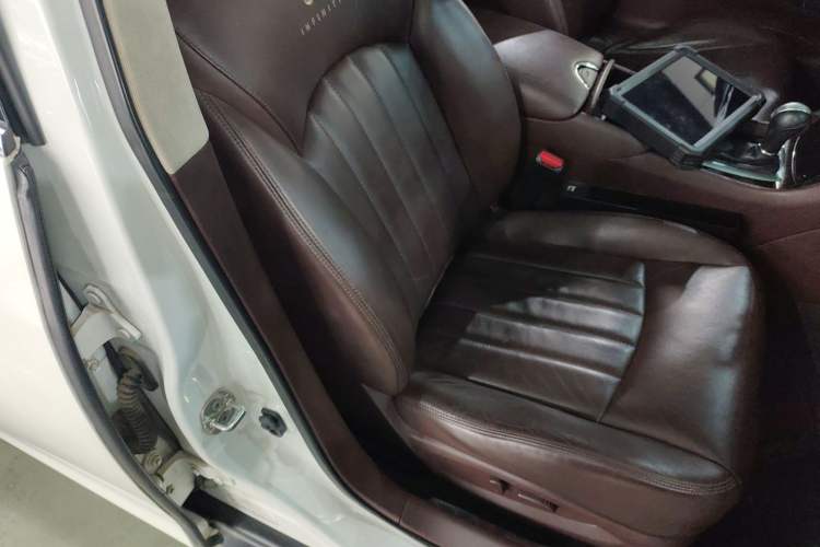 Used Infiniti QX50 2013 2.5L Two-Wheel-Drive Elegant Edition Right Front Seat