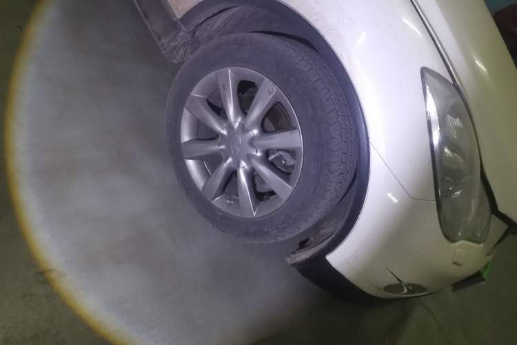 Used Infiniti QX50 2013 2.5L 4x4 Elegant Edition Right Front Wheel Hub