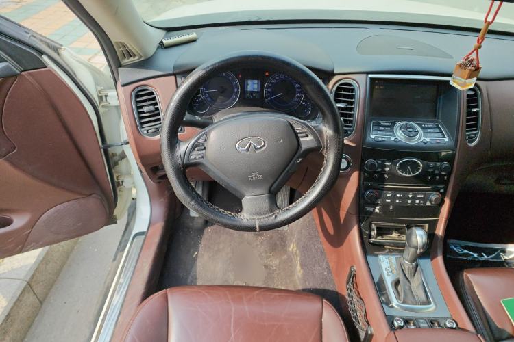 Used Infiniti QX50 2013 2.5L 4x4 Elegant Edition Steering Wheel