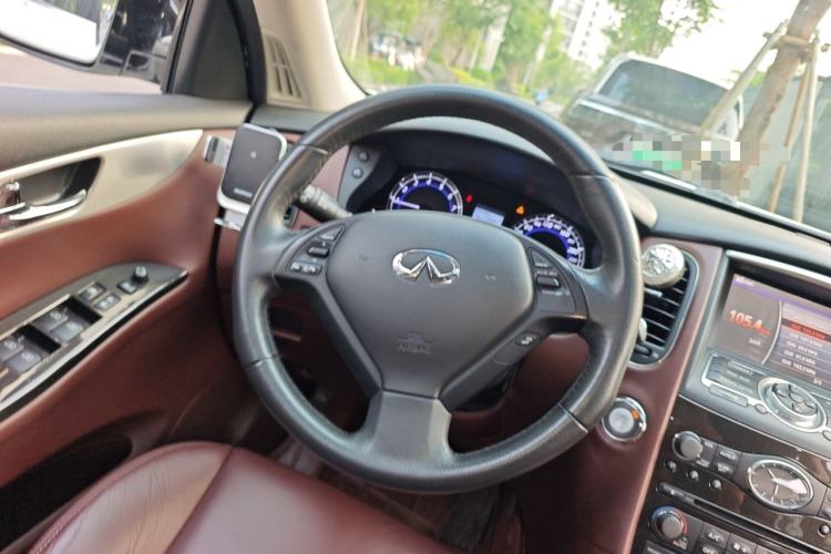Used Infiniti QX50 2013 2.5L Two-Wheel-Drive Elegant Edition Steering Wheel