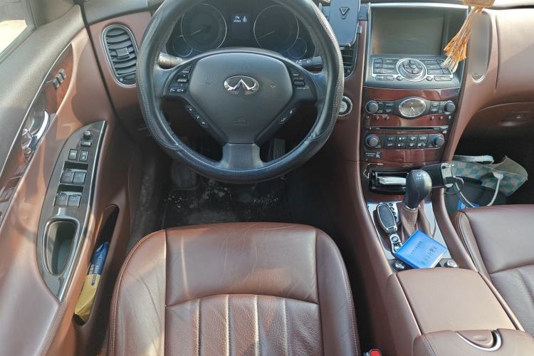 Used Infiniti QX50 2013 2.5L Two-Wheel-Drive Elegant Edition Steering Wheel