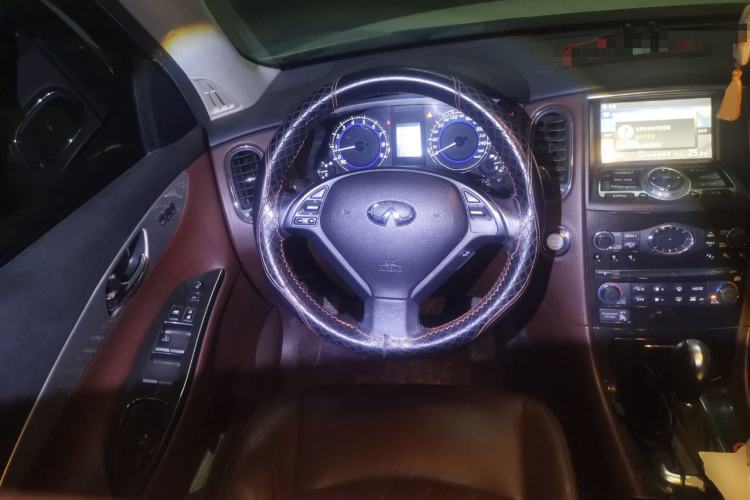 Used Infiniti QX50 2013 2.5L 4x4 Elegant Edition Steering Wheel