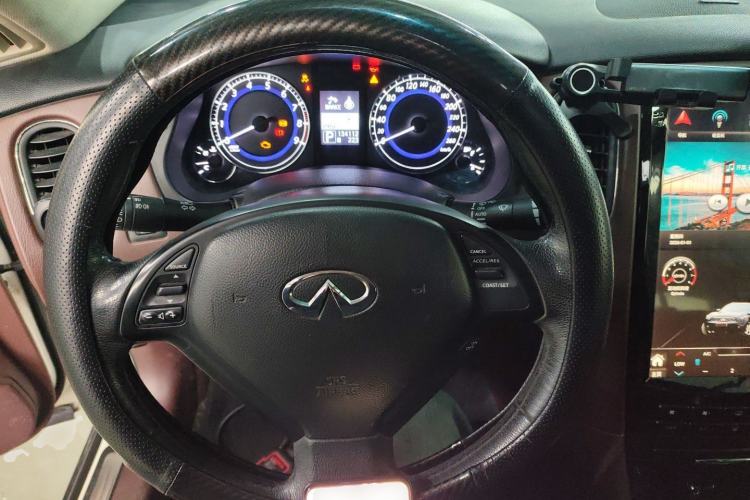 Used Infiniti QX50 2013 2.5L Two-Wheel-Drive Elegant Edition Steering Wheel