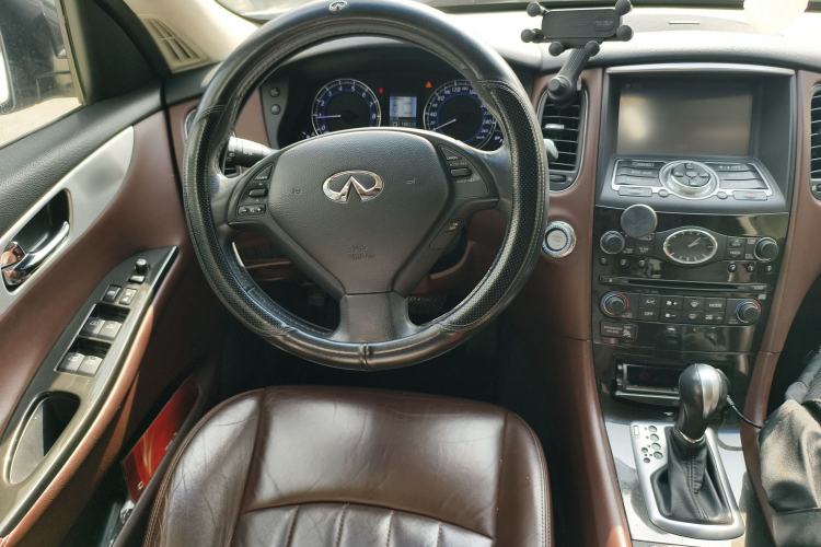 Used Infiniti QX50 2013 2.5L 4x4 Elegant Edition Steering Wheel