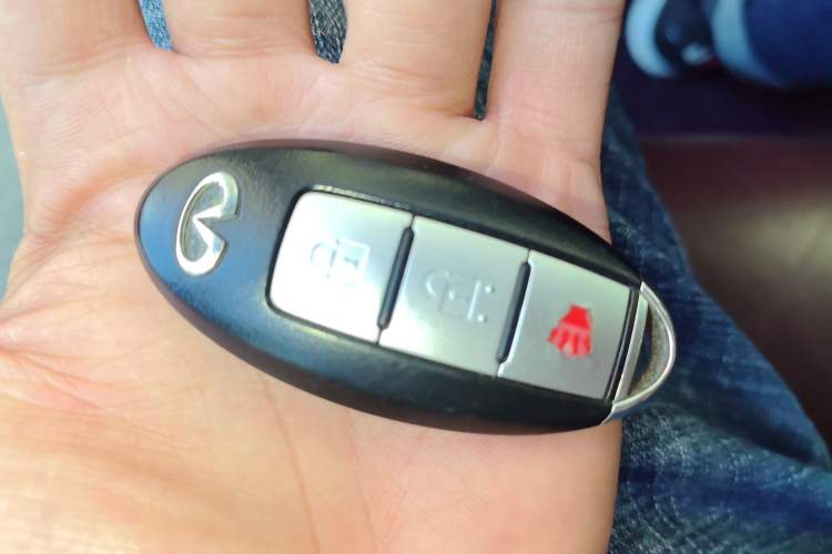 Used Infiniti QX50 2013 2.5L Two-Wheel-Drive Zunya Edition Vehicle Key