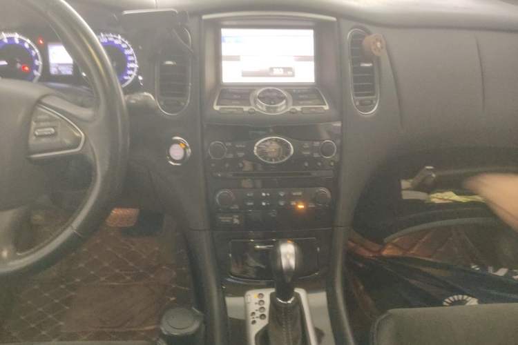 Used Infiniti QX50 2015 2.5L Comfort Edition Audio And AC Panel