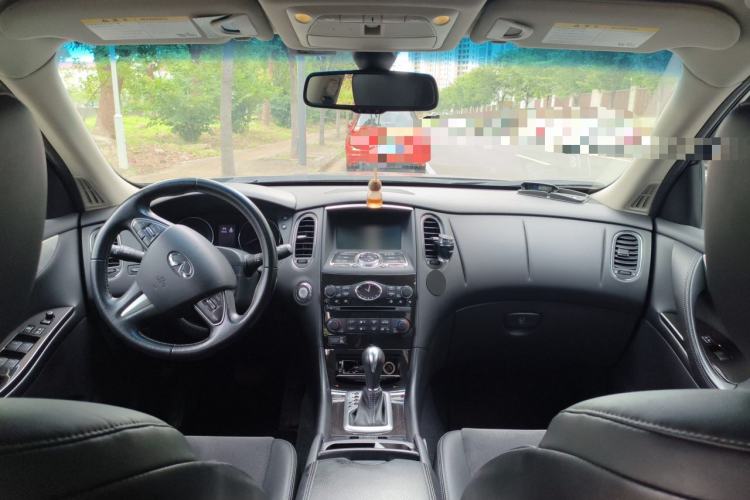 Used Infiniti QX50 2015 2.5L Comfort Edition Center Console