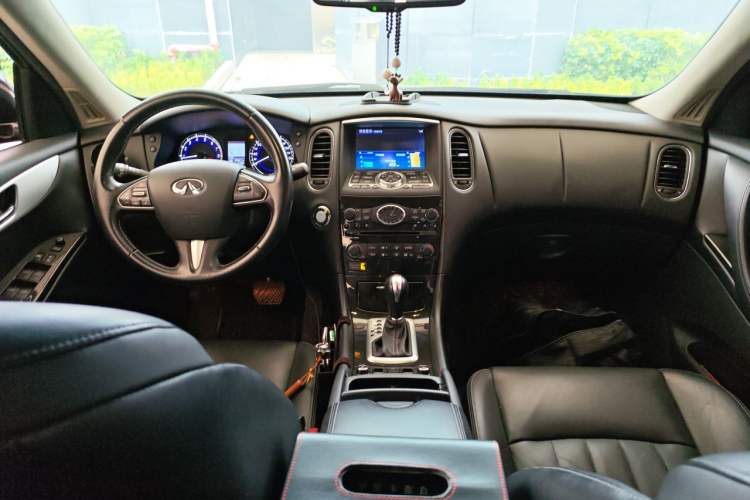 Used Infiniti QX50 2015 2.5L Enjoyment Edition Center Console