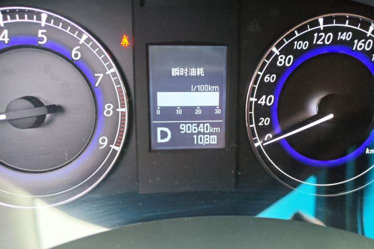Used Infiniti QX50 2015 2.5L Enjoyment Edition Odometer Close Up
