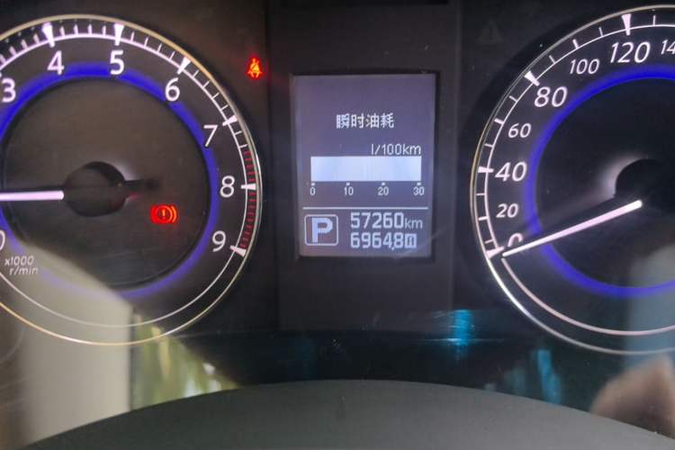 Used Infiniti QX50 2015 2.5L Enjoyment Edition Odometer Close Up