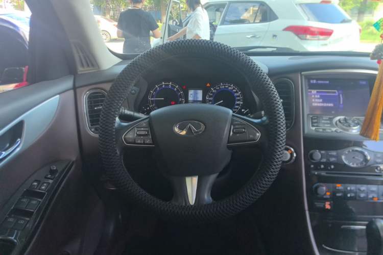 Used Infiniti QX50 2015 2.5L Enjoyment Edition Steering Wheel