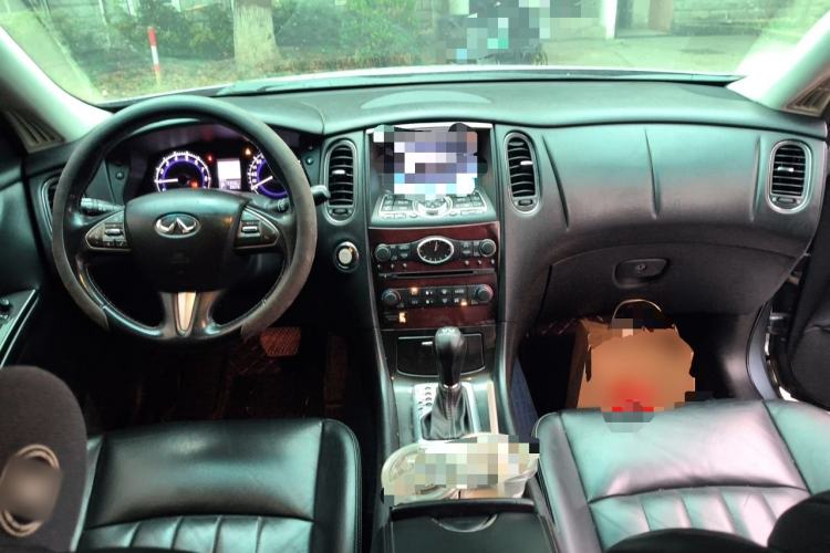 Used Infiniti QX50 2015 2.5L Enjoyment Edition Center Console