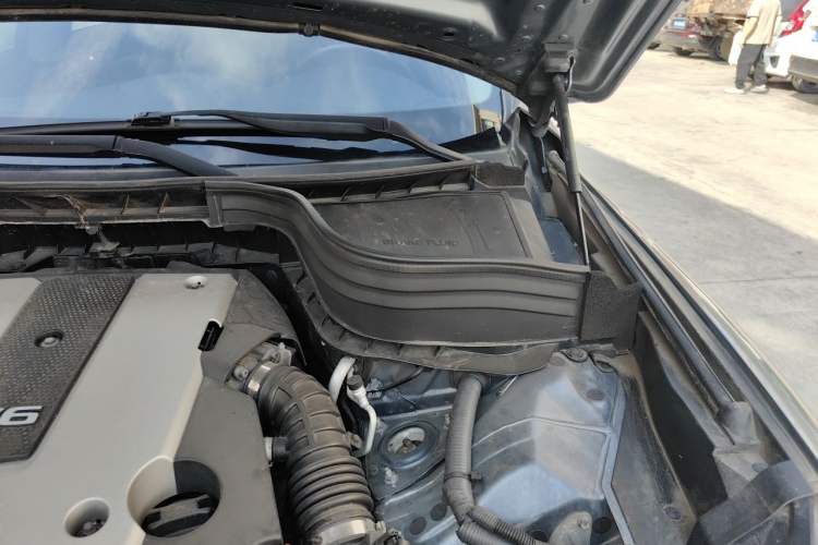 Used Infiniti QX50 2015 2.5L Luxury Edition Engine Bay Left
