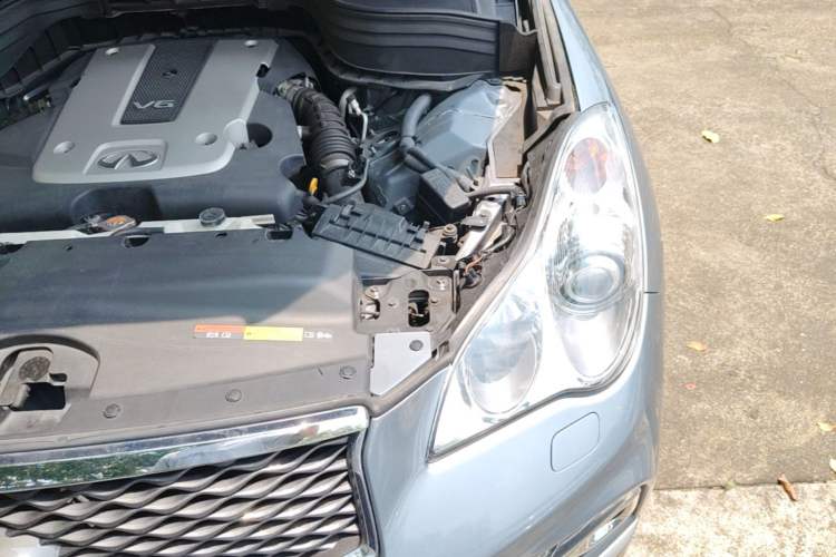Used Infiniti QX50 2015 2.5L Deluxe Edition Engine Bay Left